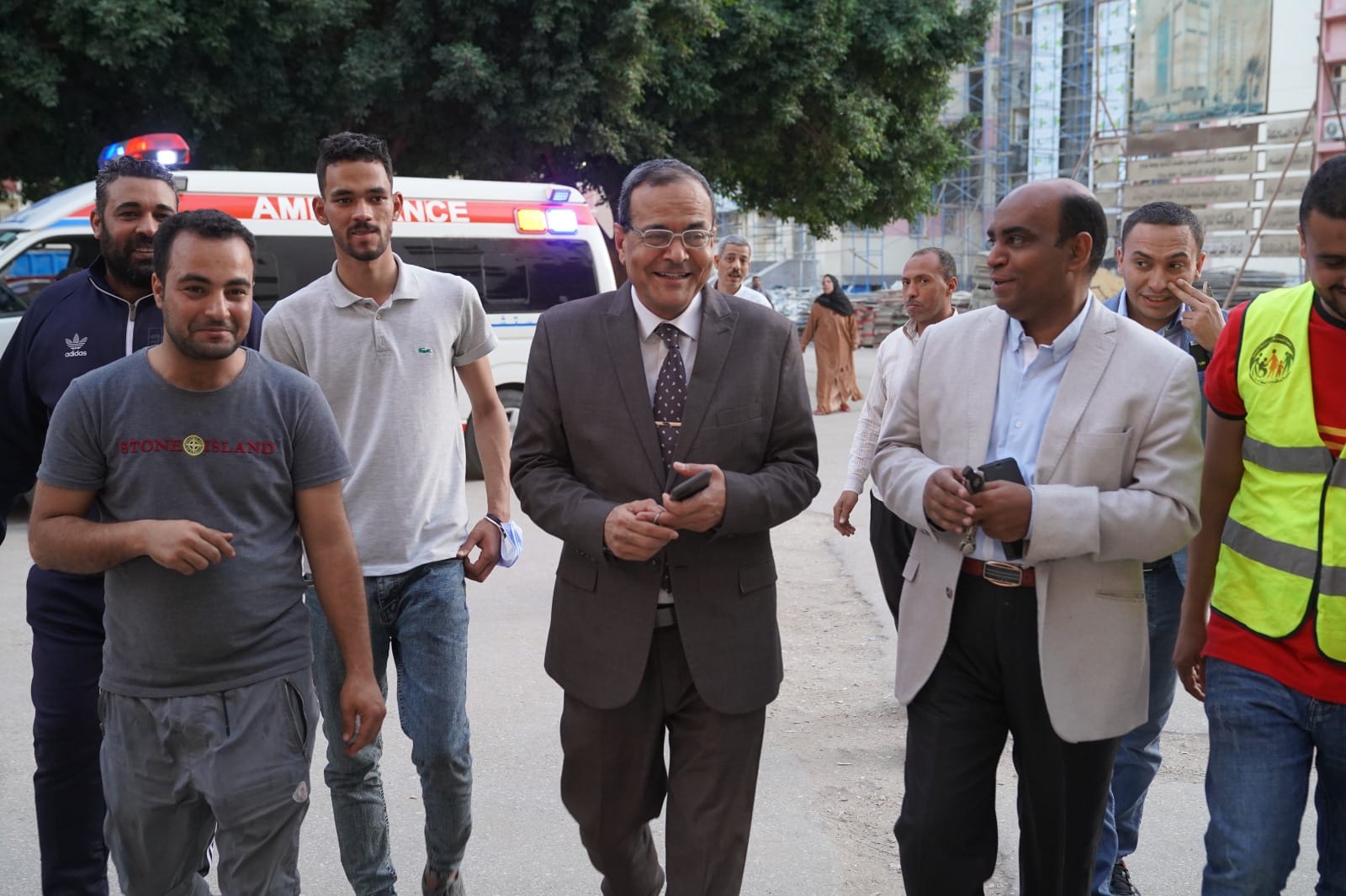 ‏رئيس جامعة سوهاج يشارك في الإفطار الجماعي الذي نظمته جمعيات المجتمع المدنى بالمستشفى الجامعي